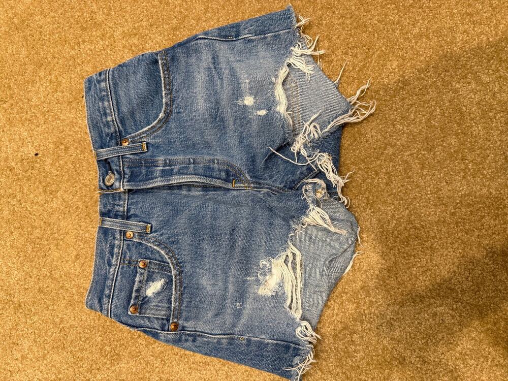 Women’s Levi’s Premium Cut Off Shorts Size 24
